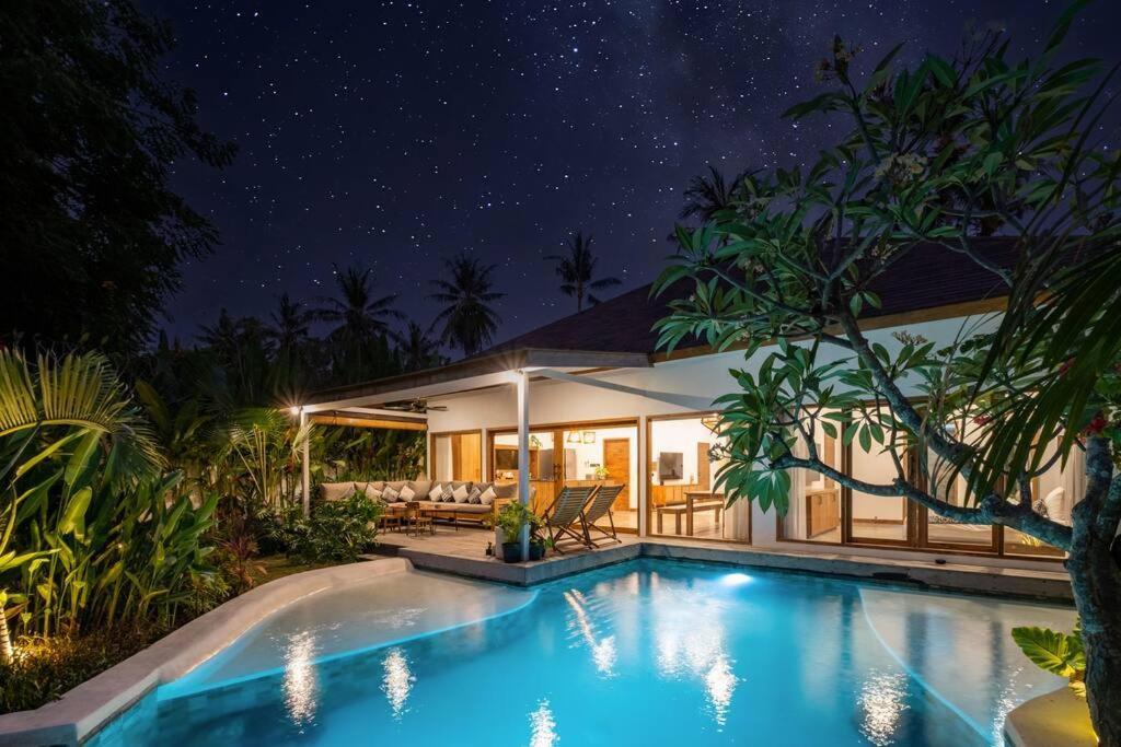 Villa Designer New 3Bdr - Lush Garden+Pool Gili Trawangan Exterior foto