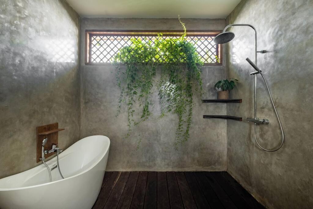 Villa Designer New 3Bdr - Lush Garden+Pool Gili Trawangan Exterior foto